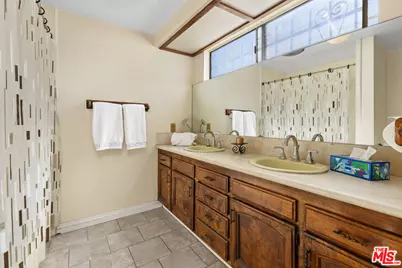 11619 Daleside Ave, Hawthorne, CA 90250 - Photo 17
