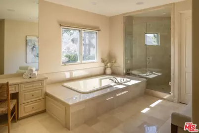 13731 Romany Dr, Pacific Palisades, CA 90272 - Photo 23