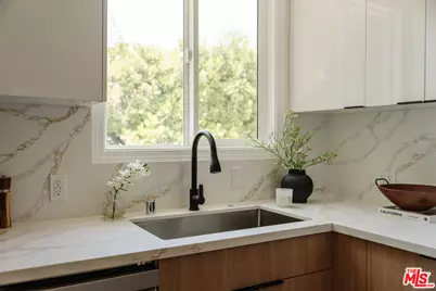 655 N La Fayette Park Pl, Los Angeles, CA 90026 - Photo 9