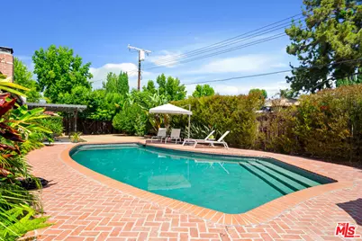 22429 Bessemer St, Los Angeles, CA 91367 - Photo 17