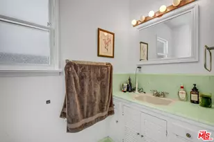 1044 Chelsea Ave, Santa Monica, CA 90403 - Photo 13