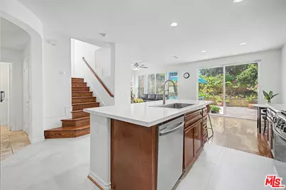25684 Via Ventana, Valencia, CA 91381 - Photo 7