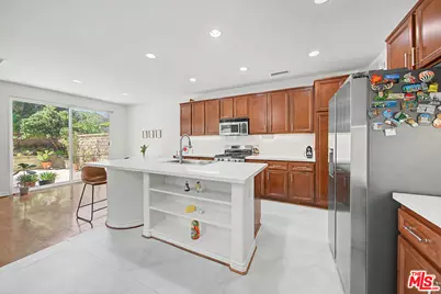 25684 Via Ventana, Valencia, CA 91381 - Photo 13