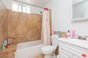 4504 Maplewood Ave, Los Angeles, CA 90004 - Photo 25