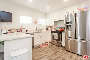 4504 Maplewood Ave, Los Angeles, CA 90004 - Photo 37