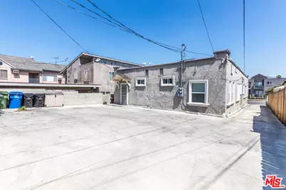 4504 Maplewood Ave, Los Angeles, CA 90004 - Photo 17