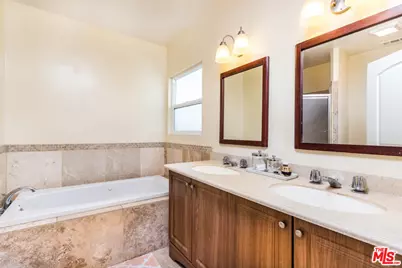 4504 Maplewood Ave, Los Angeles, CA 90004 - Photo 13