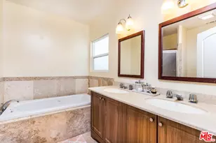 4504 Maplewood Ave, Los Angeles, CA 90004 - Photo 13