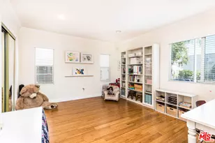 4504 Maplewood Ave, Los Angeles, CA 90004 - Photo 11