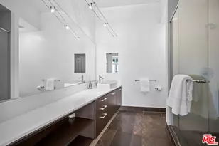 13320 Beach Ave, Marina del Rey, CA 90292 - Photo 15