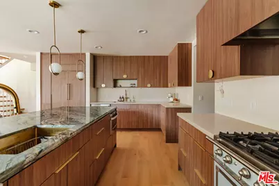 12220 Benmore Ter, Los Angeles, CA 90049 - Photo 11
