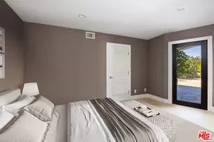 13355 Mulholland Dr, Beverly Hills, CA 90210 - Photo 17