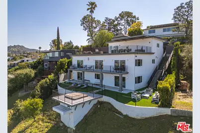 11725 Laurelwood Dr, Studio City, CA 91604 - Photo 33