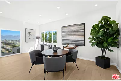 11725 Laurelwood Dr, Studio City, CA 91604 - Photo 9