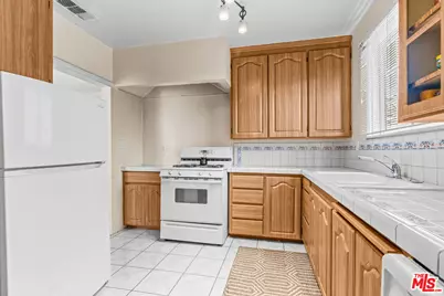 1701 La Fayette Rd, Los Angeles, CA 90019 - Photo 15