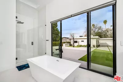 22931 Dolorosa St, Woodland Hills, CA 91367 - Photo 21