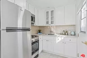 2404 Ocean Park Blvd, Santa Monica, CA 90405 - Photo 15
