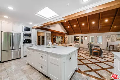 9921 Toluca Lake Ave, Toluca Lake, CA 91602 - Photo 17
