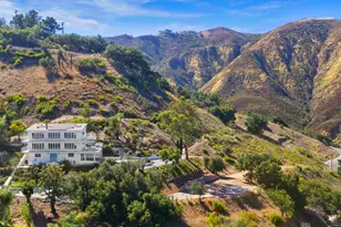 21733 Castlewood Dr, Malibu, CA 90265 - Photo 27