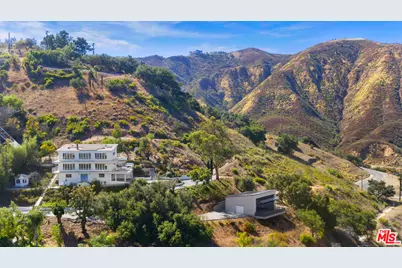 21733 Castlewood Dr, Malibu, CA 90265 - Photo 3