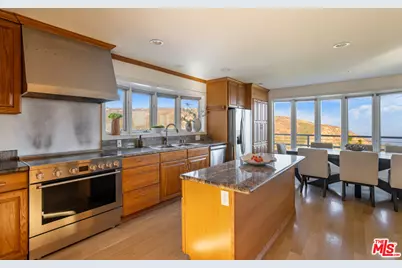 21733 Castlewood Dr, Malibu, CA 90265 - Photo 21