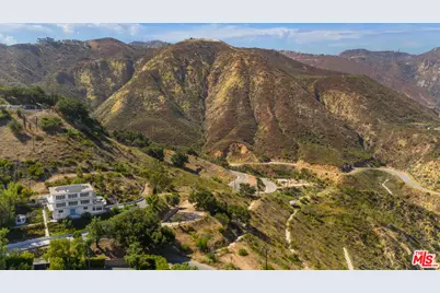 21733 Castlewood Dr, Malibu, CA 90265 - Photo 39