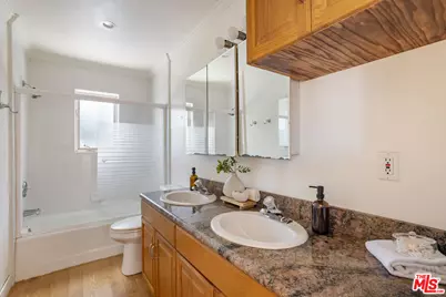 21733 Castlewood Dr, Malibu, CA 90265 - Photo 29