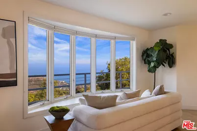 21733 Castlewood Dr, Malibu, CA 90265 - Photo 19