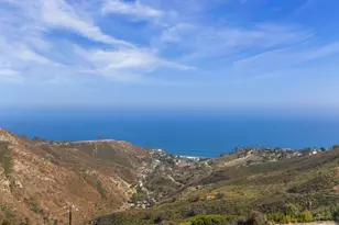 21733 Castlewood Dr, Malibu, CA 90265 - Photo 29