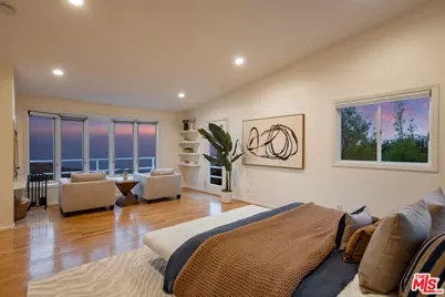 21733 Castlewood Dr, Malibu, CA 90265 - Photo 33