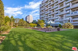 10375 Wilshire Blvd, Los Angeles, CA 90024 - Photo 17