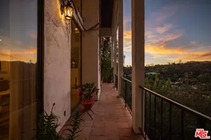 2299 Gloaming Way, Beverly Hills, CA 90210 - Photo 43