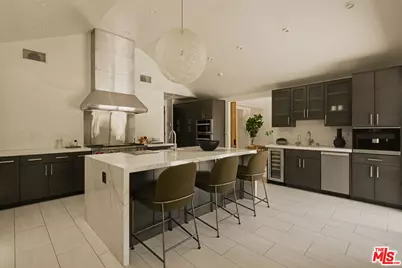 521 Loring Ave, Los Angeles, CA 90024 - Photo 19