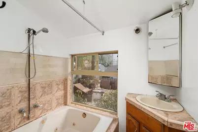 4812 Arlington Ave, Los Angeles, CA 90043 - Photo 19