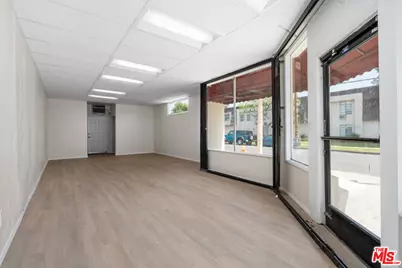 5205 Agnes Ave, Valley Village, CA 91607 - Photo 13