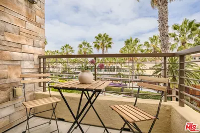 12821 N Seaglass Cir, Playa Vista, CA 90094 - Photo 17