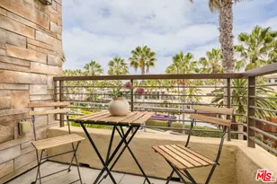 12821 N Seaglass Cir, Playa Vista, CA 90094 - Photo 17