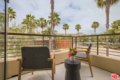 12821 N Seaglass Cir, Playa Vista, CA 90094 - Photo 9