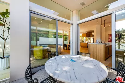 2241 Bowmont Dr, Beverly Hills, CA 90210 - Photo 11