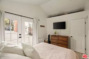 22227 Avenue San Luis, Woodland Hills, CA 91364 - Photo 21