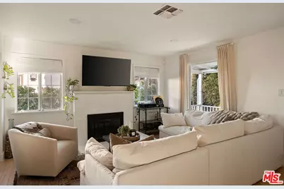 22227 Avenue San Luis, Woodland Hills, CA 91364 - Photo 9