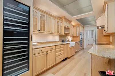 1333 S Beverly Glen #302, Los Angeles, CA 90024 - Photo 15