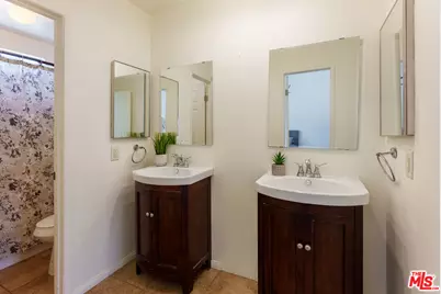 9376 Moonbeam Ave #9, Panorama City, CA 91402 - Photo 11