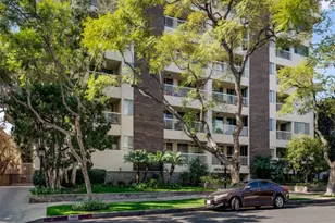441 N Oakhurst Dr, Beverly Hills, CA 90210 - Photo 15