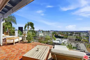 8237 Roxbury Rd, Los Angeles, CA 90069 - Photo 33
