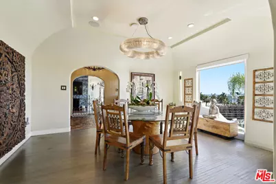 8237 Roxbury Rd, Los Angeles, CA 90069 - Photo 7