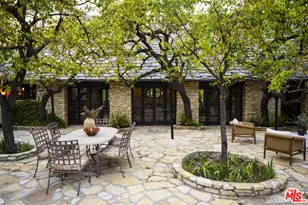 4934 Queen Florence Ln, Woodland Hills, CA 91364 - Photo 49
