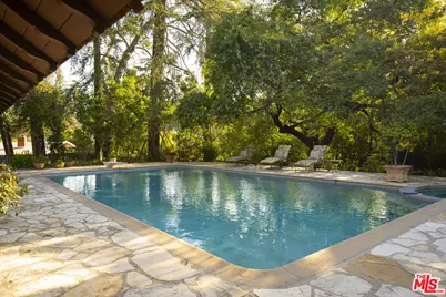 4934 Queen Florence Ln, Woodland Hills, CA 91364 - Photo 5