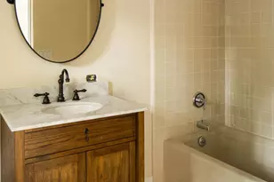 4934 Queen Florence Ln, Woodland Hills, CA 91364 - Photo 35