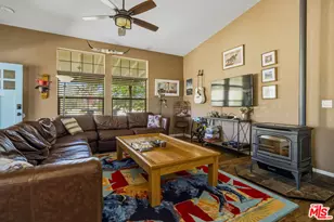 55626 Pipes Canyon Rd, Yucca Valley, CA 92284 - Photo 11